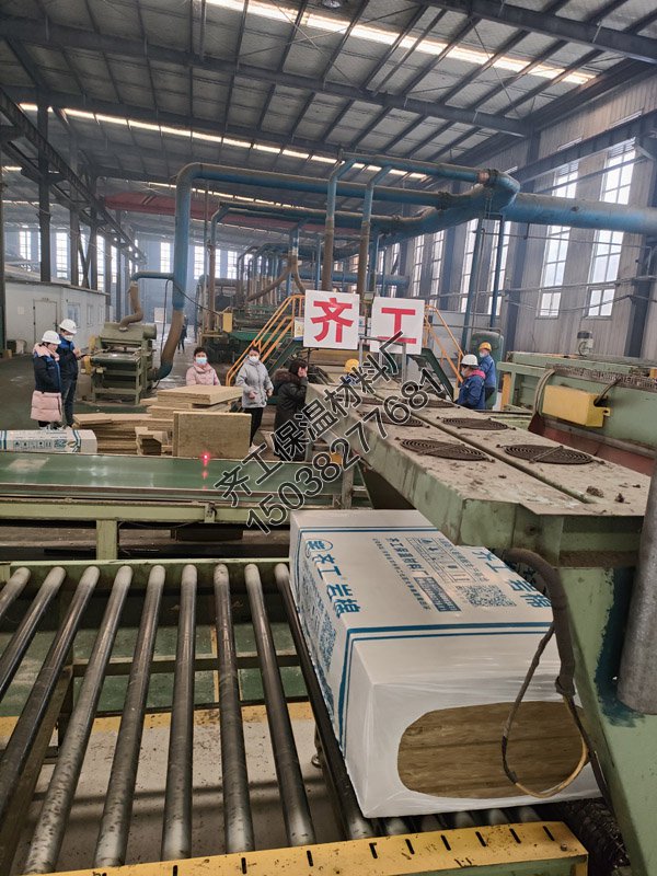 為什么選擇附近的巖棉板廠家？